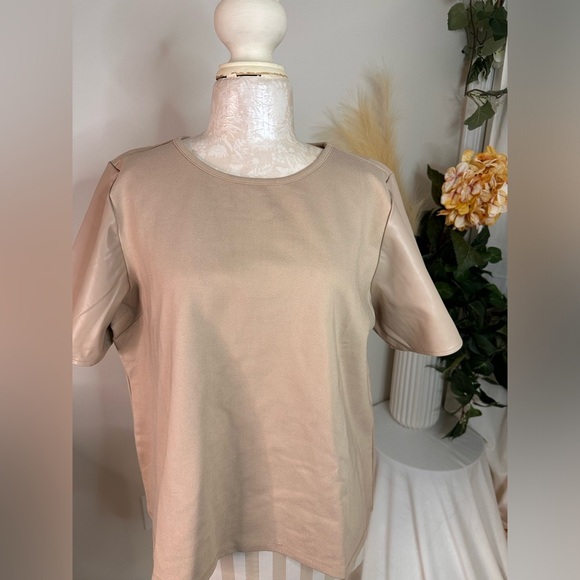! VIOLETS and ROSES Tan Faux Lea Sleeve Top Size XL NWT‎ (A0299 B2) - Picture 1 of 8